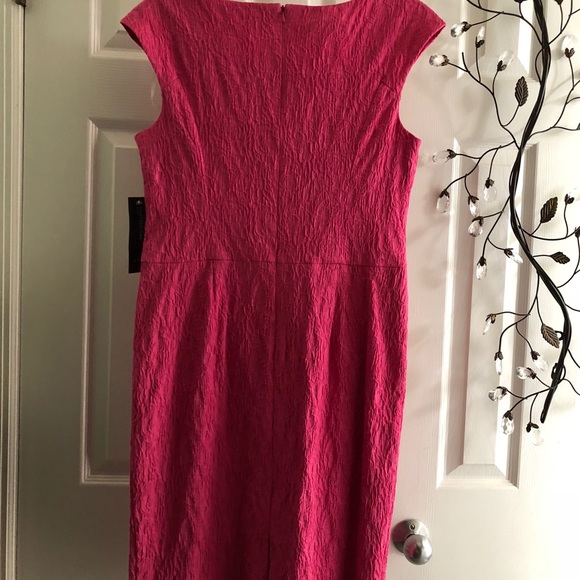 Jones New York Ladies hot pink fashion dress. - Picture 2 of 8
